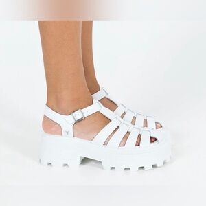 NEW Princess Polly Windsor Smith Rare Sandals - White Leather - Women's Size 6